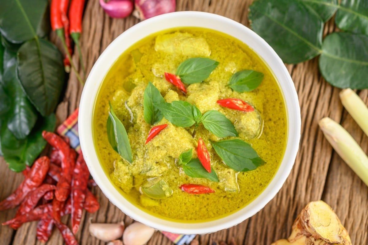What Are the 25 New Years Party Food Ideas to Try This Year? 10 Veg Thai Green Curry