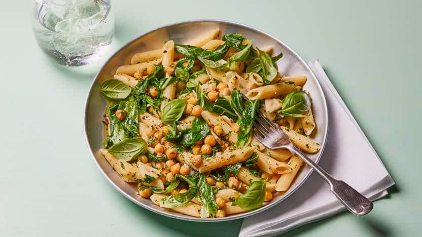 Pasta with Chickpeas and Spinach