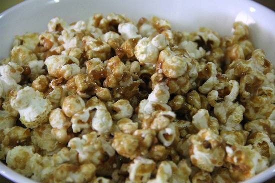 Homemade Caramel Popcorn