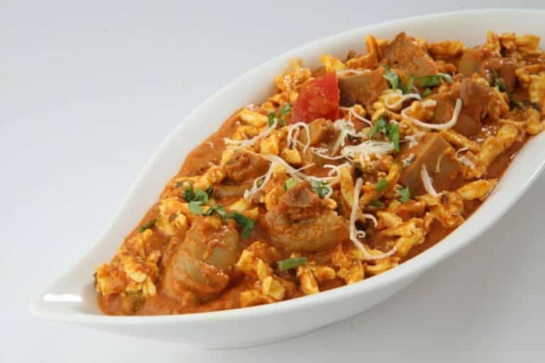 Dhingri Dolma (Awadhi style Mushroom Paneer Masala)