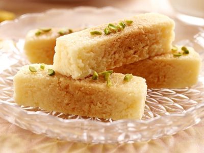 Kobbari Mithai (Dry Coconut Burfi)