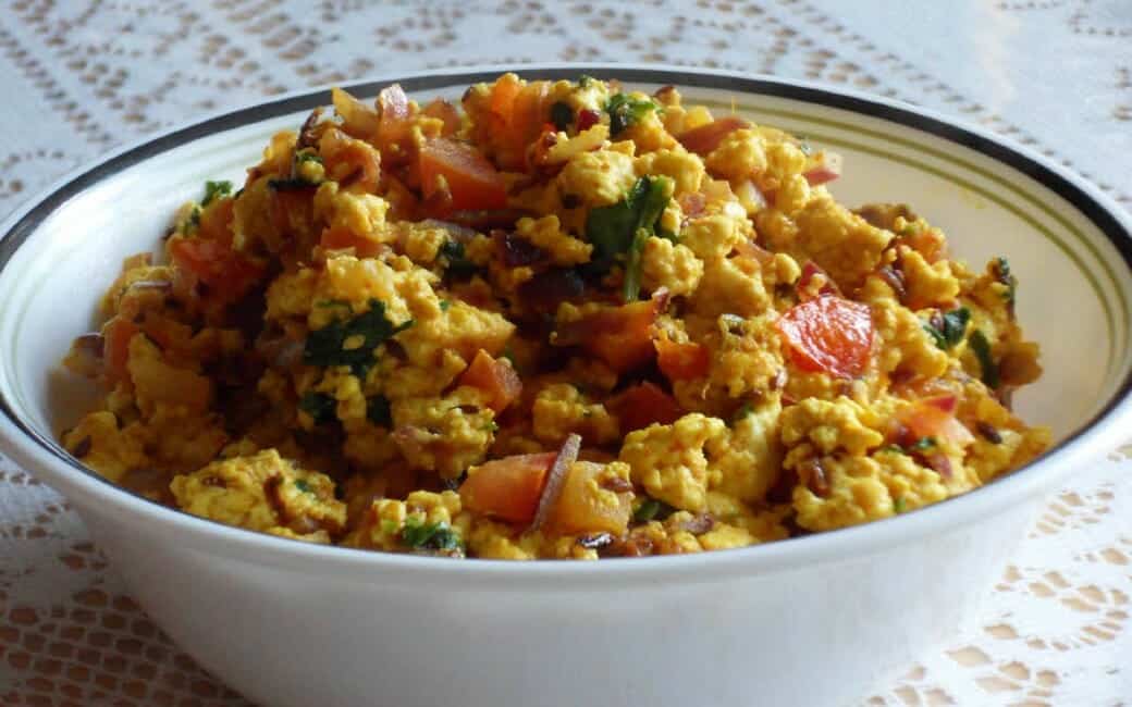 Paneer Podimas with Eggs