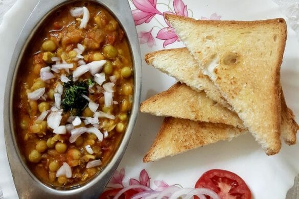 Bread Peas Masala