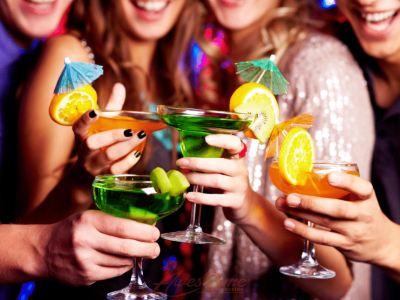 The Ultimate List of Party Cocktails to Impress Your Guests