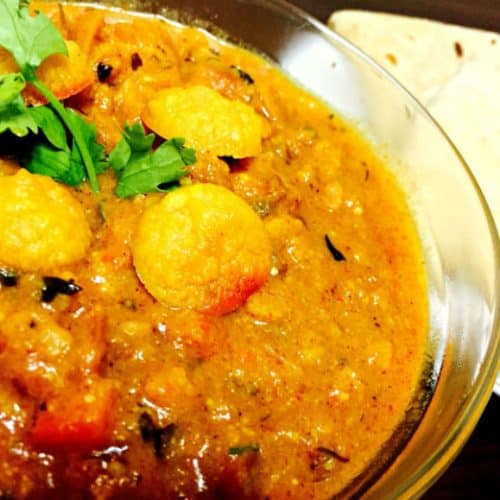 Mangodi and Tomato Curry