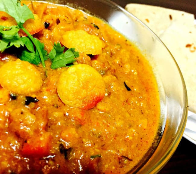 Mangodi and Tomato Curry