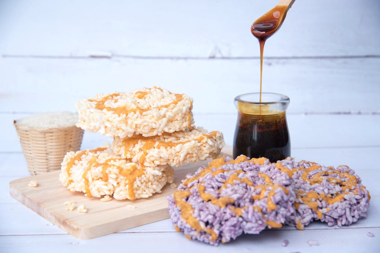 Rice cakes with nut butter