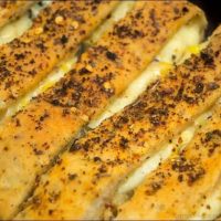 கார்லிக் சீஸ் பிரட் ஸ்டிக்ஸ் 2 Garlic Cheese Bread Sticks