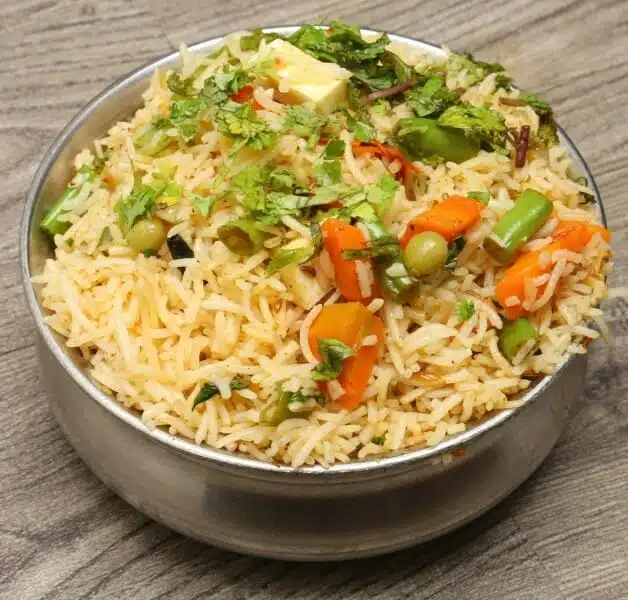 வெஜிடபிள் பிரியாணி / Vegetable Biryani வெஜிடபிள் பிரியாணி / Vegetable Biryani