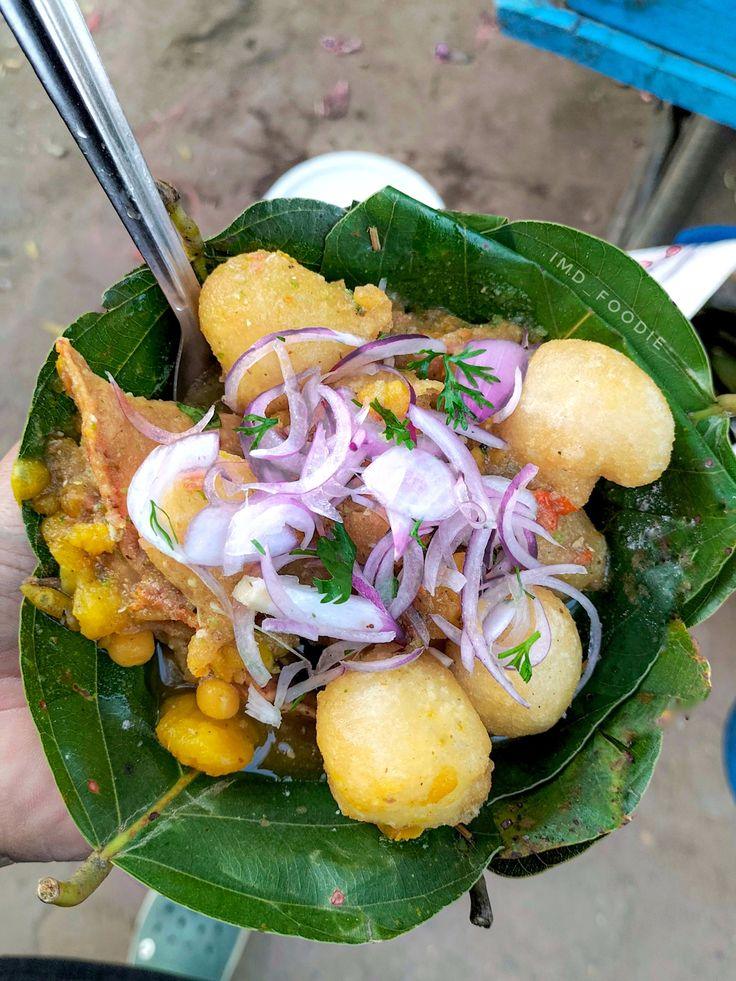 What Is Odisha’s Famous Food? 20 Must-Try Dishes 16 Chaula Bara crispy rice fritters from Odisha served with chutney and dipping sauces