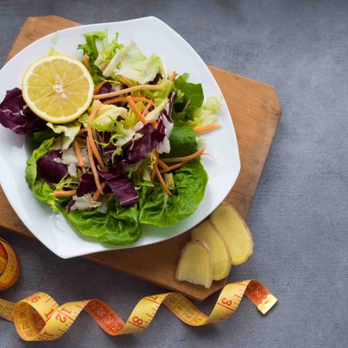 What Are 20 Easy Weight Loss Dinner Recipes Indian? 17 Salad bowl on the table