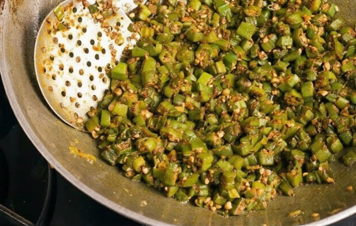 20 Must-Try Healthy Dinner Recipes Indian for Weight Loss 4 Bhindi Pepper Fry