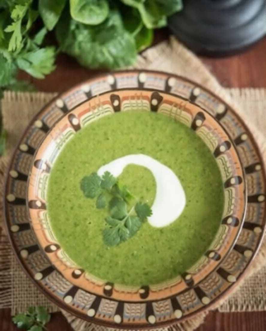 20 Must-Try Healthy Dinner Recipes Indian for Weight Loss 9 Spinach Garlic Soup