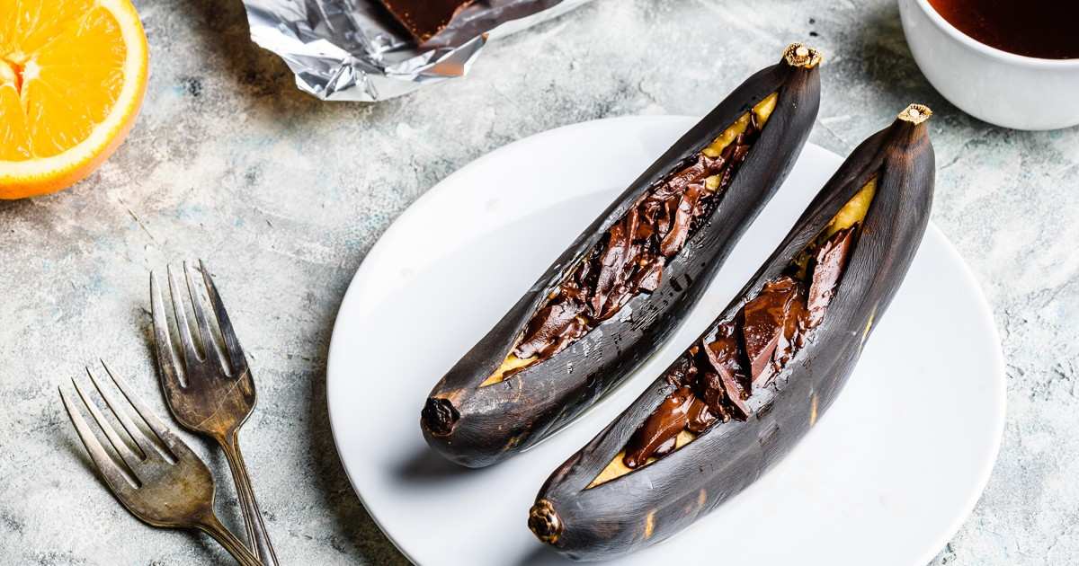 Chocolate baked bananas