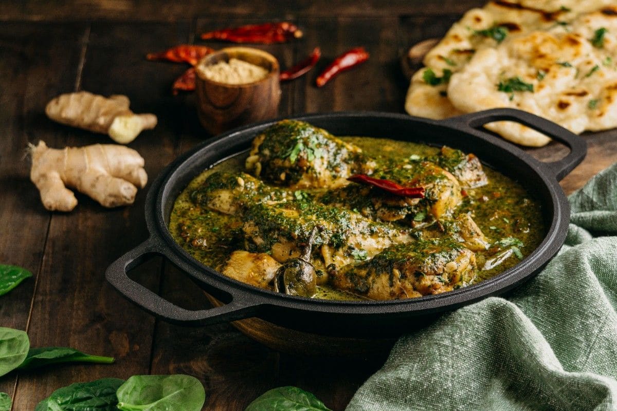 What are the Best Low-Carb Indian Dinner Ideas? 17 Chicken Saag