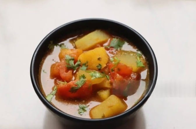 What are the Best Low-Carb Indian Dinner Ideas? 3 Lauki Tomato Sabzi