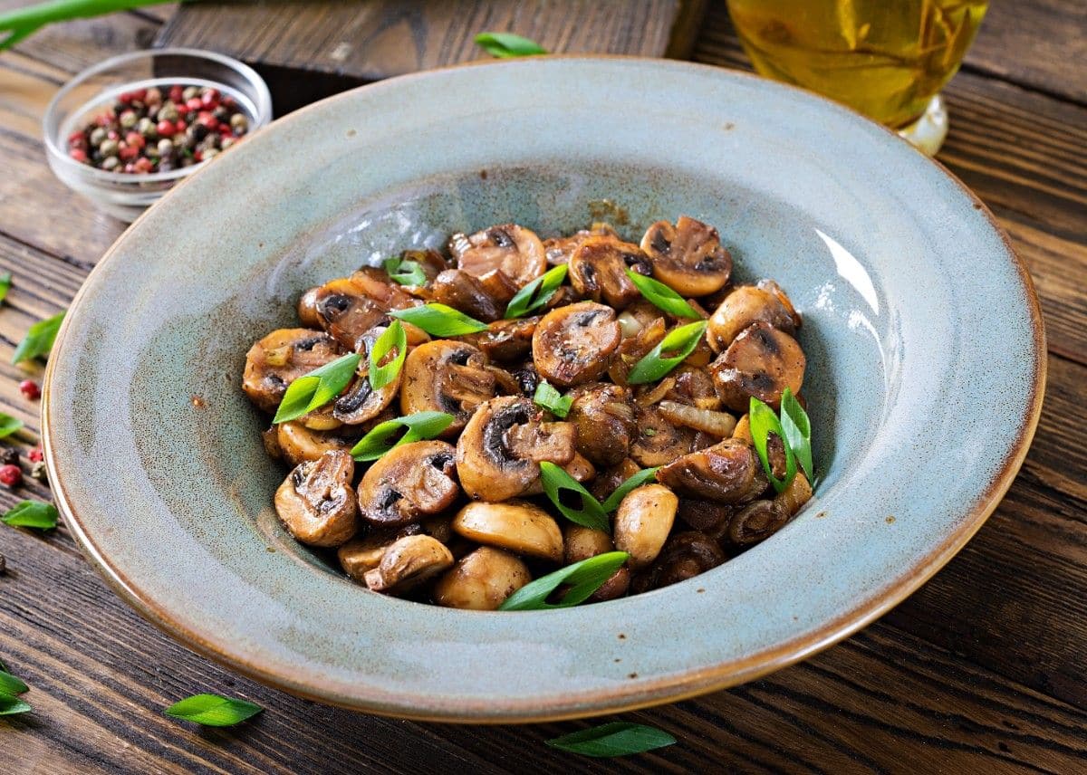 What are the Best Low-Carb Indian Dinner Ideas? 7 Mushroom Pepper Fry