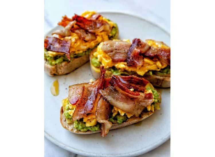 Avocado Egg Toast with a Kick