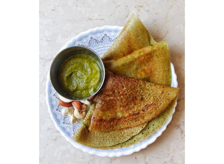 Mixed Dal Cheela with Chutney