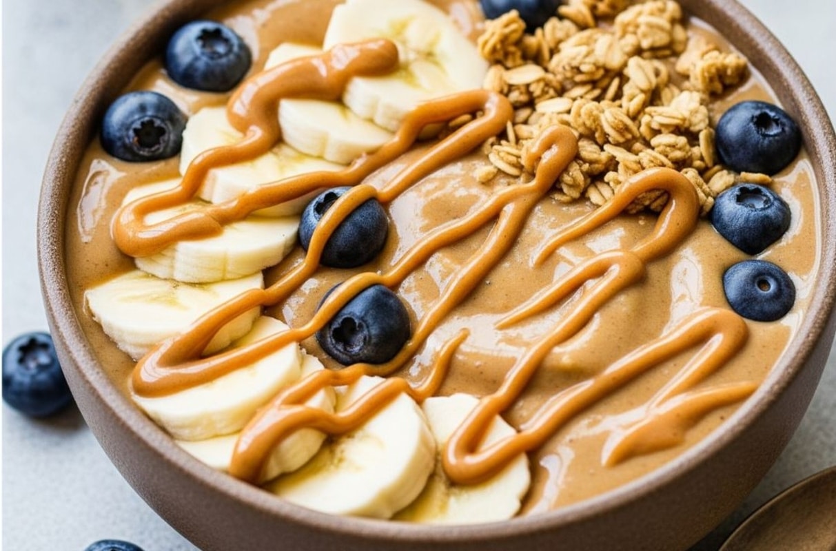Banana and Peanut Butter Smoothie Bowl