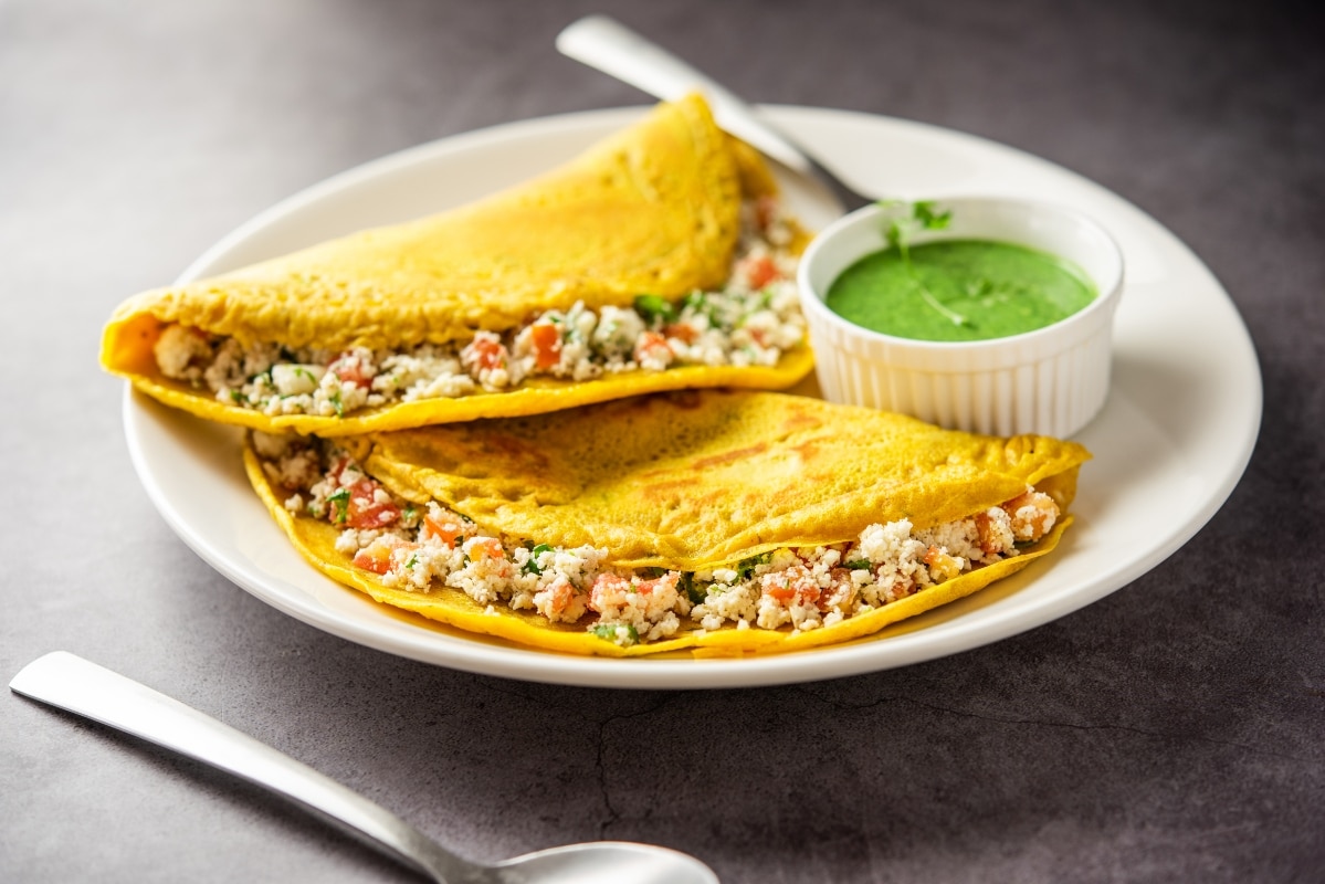 paneer stuffed besan chilla cheela made Moong Dal Chilla with Cottage Cheese Filling