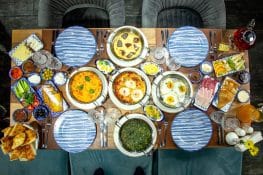 What Are 25 Unique Lunch Ideas for Guests That Impress?