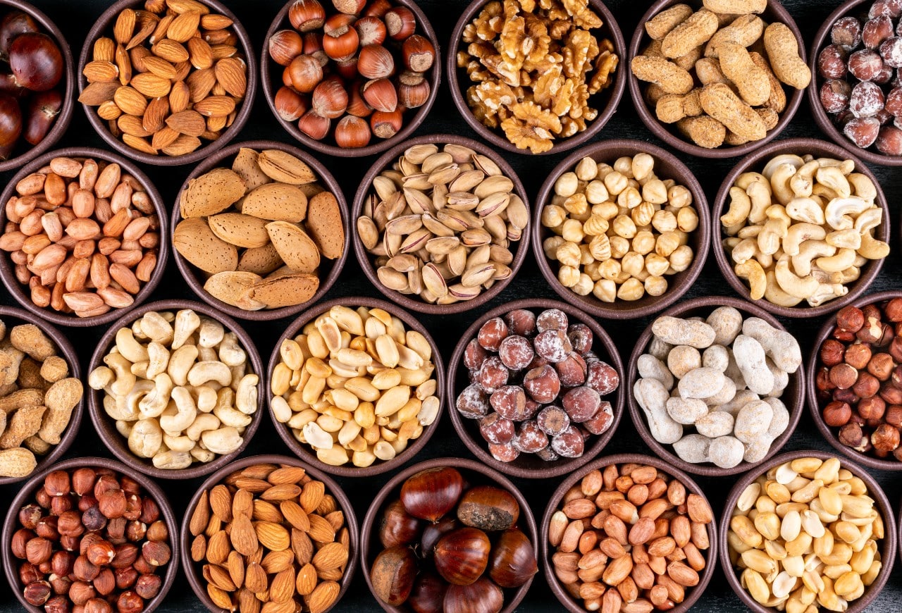 Healthy snacks for diabetics like pistachios almonds walnuts and pecans