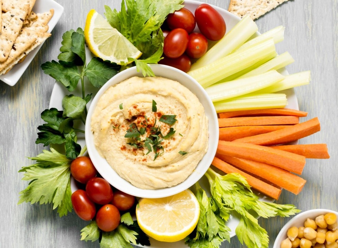 Raw veggie sticks with hummus