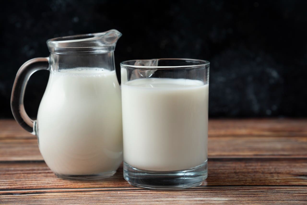 a glass of milk for healthy weight gain 