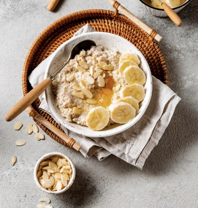 What Are 20 Simple and Healthy Banana Breakfast Recipes? 7 banana oatmeal with honey