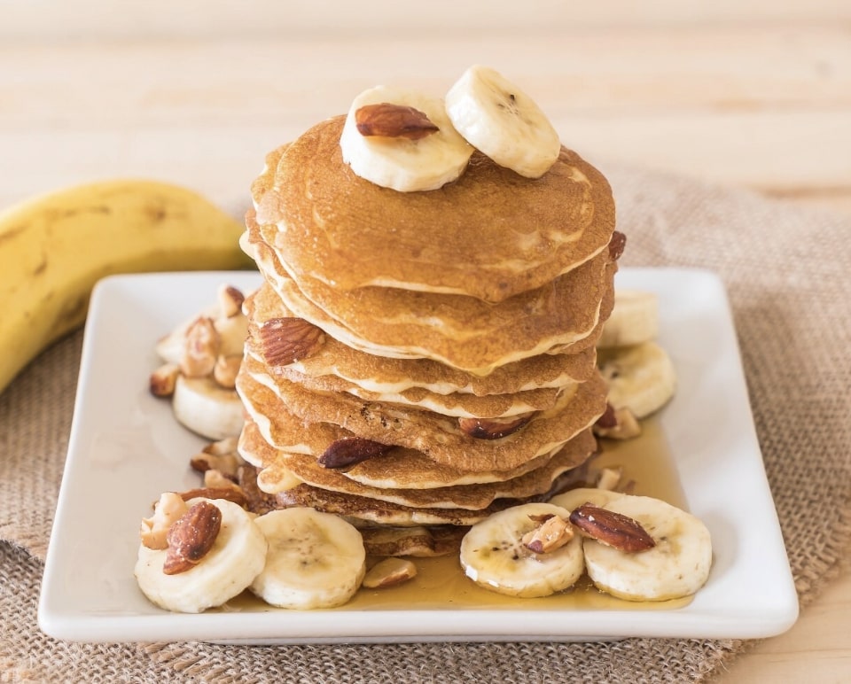 What Are 20 Simple and Healthy Banana Breakfast Recipes? 1 banana pancakes on a plate