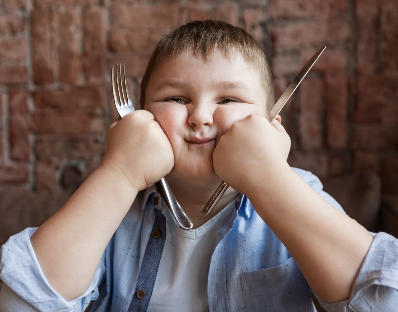 Is Your Child Eating These 10 Unhealthy Food for Kids? 2 disadvantages of eating unhealthy foods in kids.