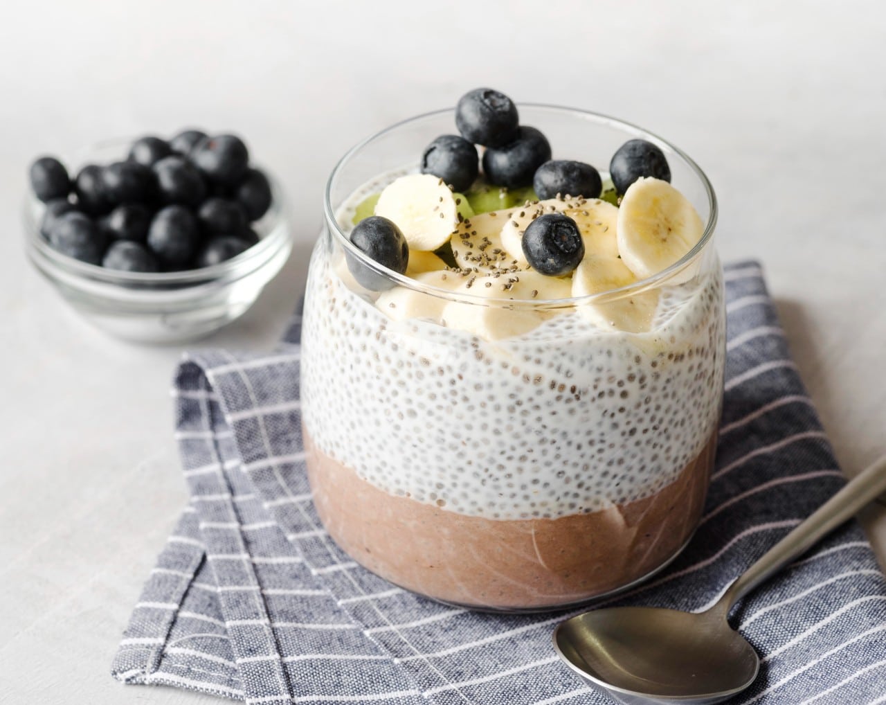 In a Morning Rush? Try These 20 No Cook Breakfast Recipes! 9 Chia Pudding in a jar