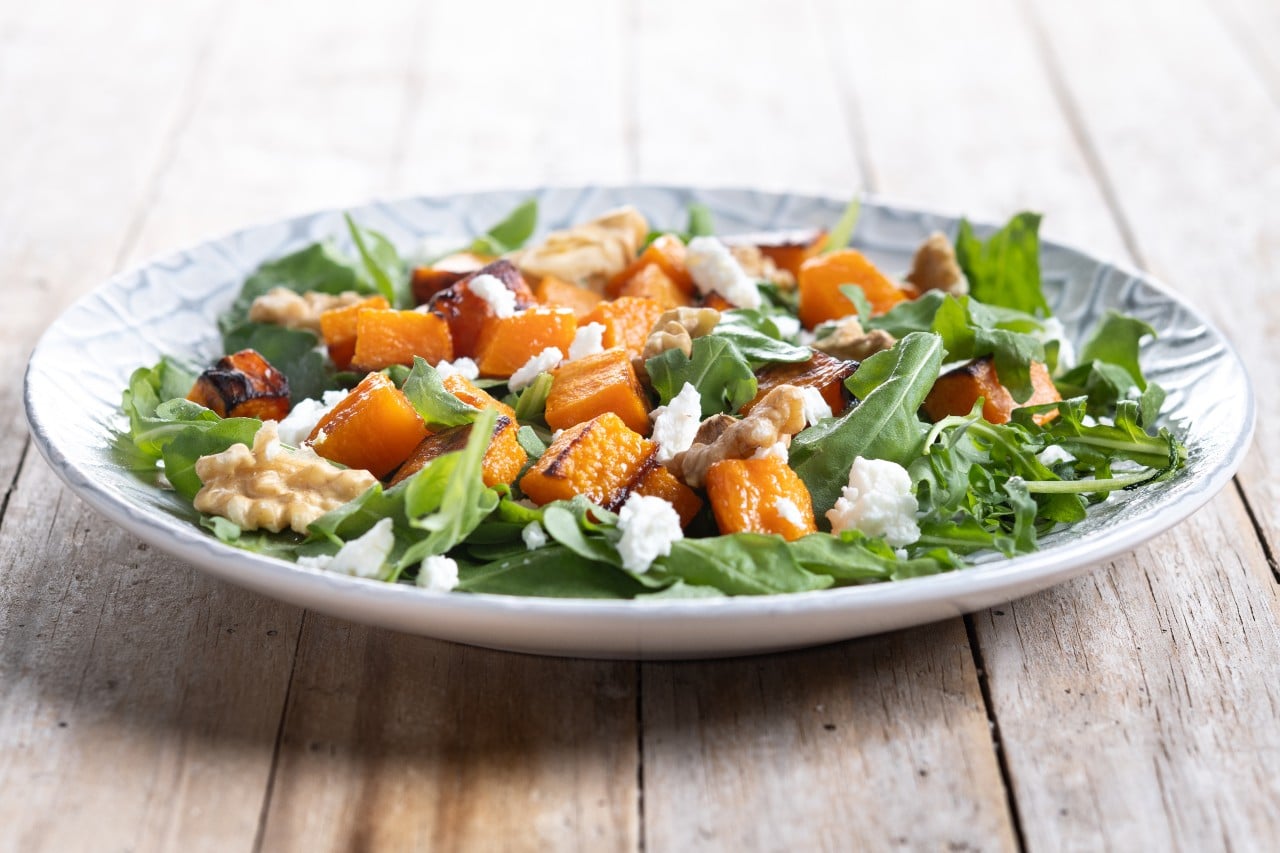 In a Morning Rush? Try These 20 No Cook Breakfast Recipes! 18 Spinach Walnut and Orange Salad