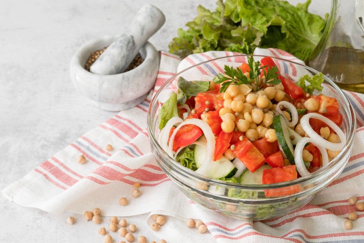 What are the Top 20 Bachelor Recipes for Quick & Easy Meals? 10 Chickpea Salad