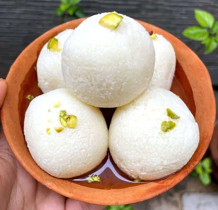 What Are the 25 Best Indian Sweets Everyone Loves? 29 Soft rasgullas soaked in sugar syrup