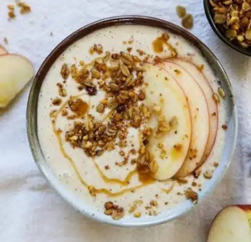 What are 20 Creative Summer Smoothie Bowl Recipes to Try? 4 Summer Squash Apple Smoothie Bowl
