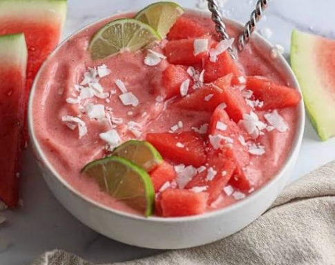 What are 20 Creative Summer Smoothie Bowl Recipes to Try? 11 Watermelon and Strawberry Smoothie Bowl