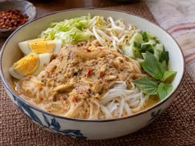 Rice Noodles with Coconut Fish Curry